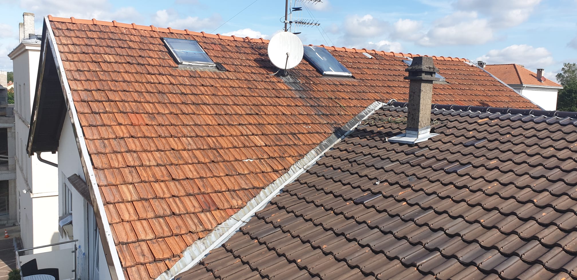 Vue aérienne toiture tuiles rénovée